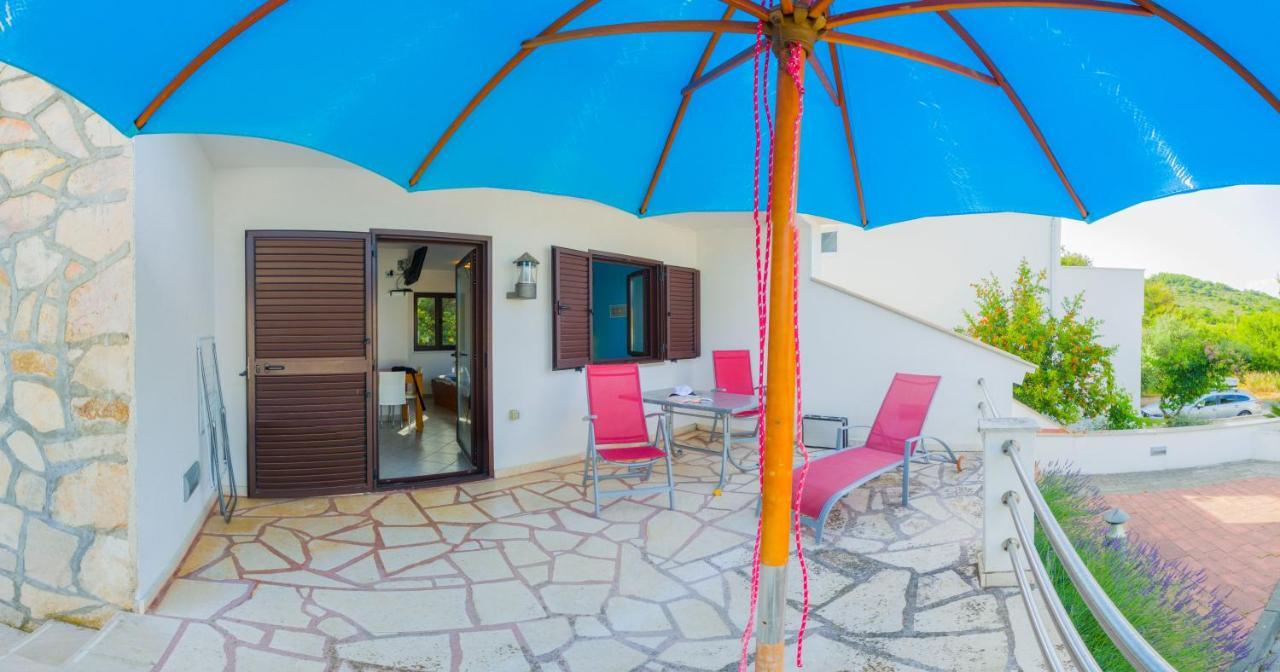 The Sea House Apartments Vis Ngoại thất bức ảnh