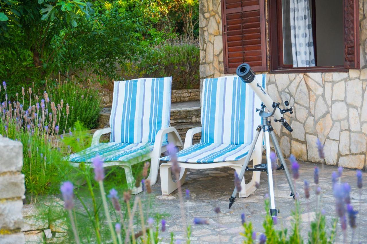 The Sea House Apartments Vis Ngoại thất bức ảnh