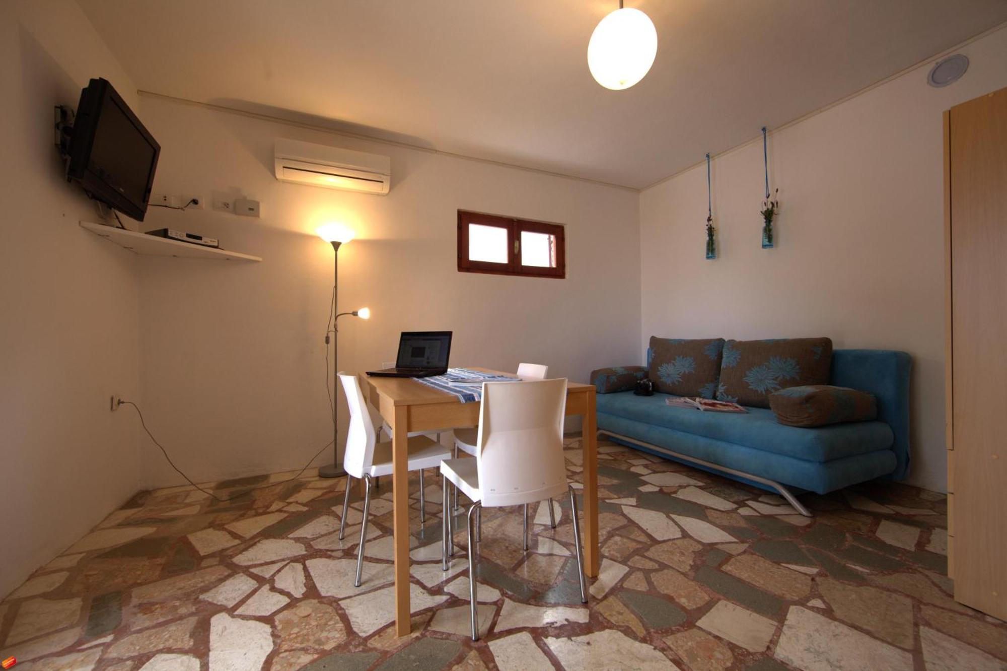 The Sea House Apartments Vis Phòng bức ảnh