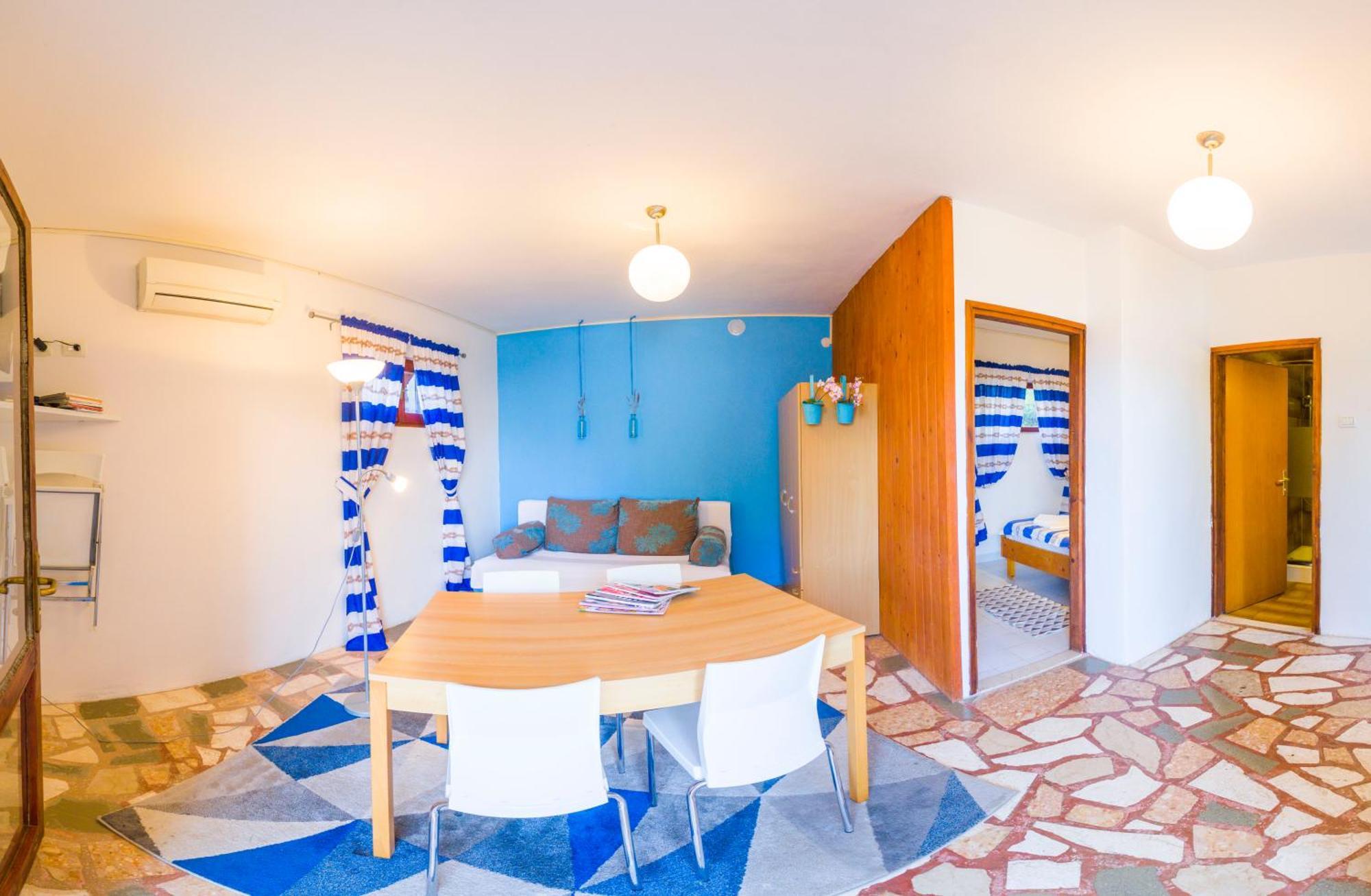 The Sea House Apartments Vis Phòng bức ảnh