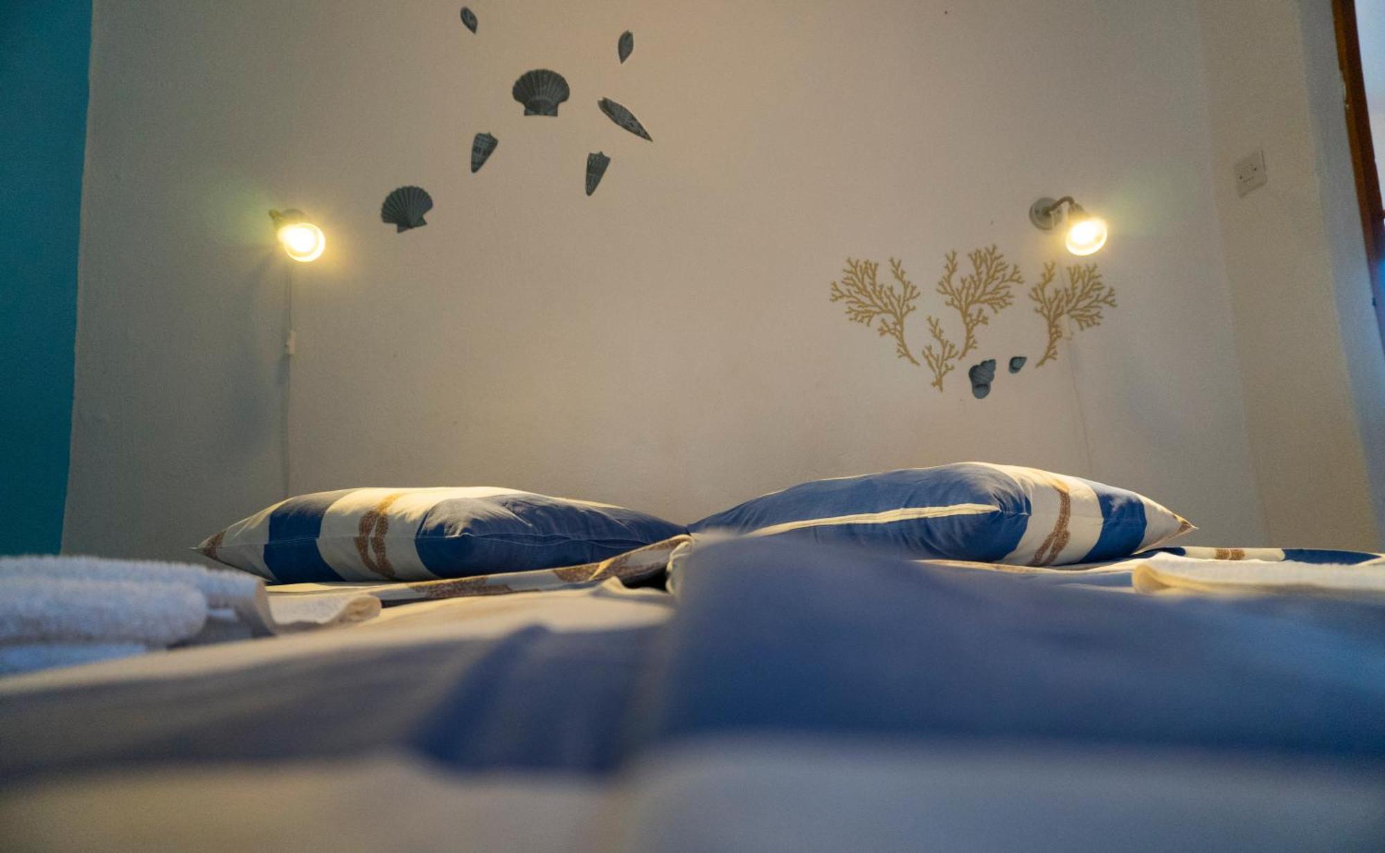 The Sea House Apartments Vis Phòng bức ảnh