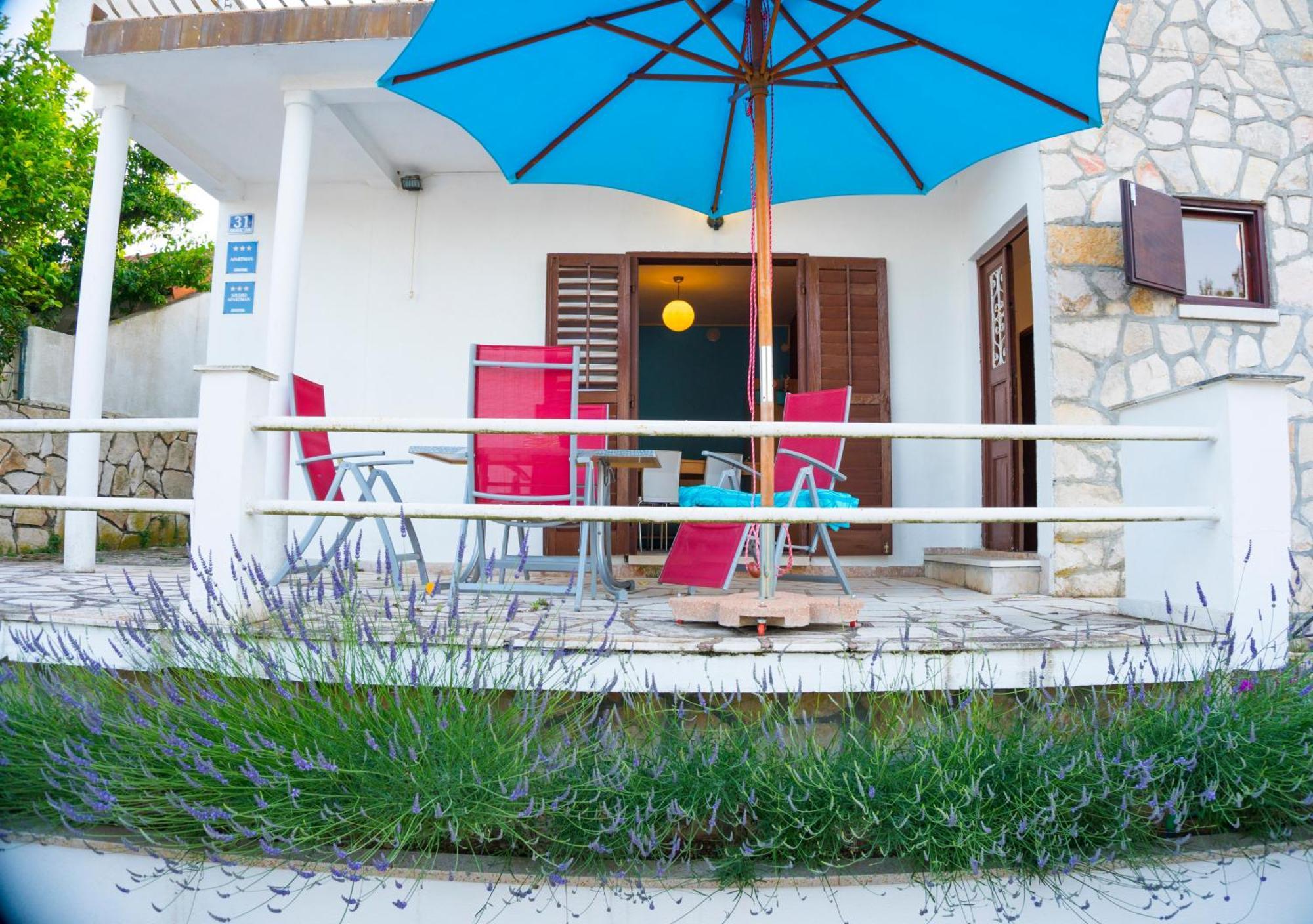 The Sea House Apartments Vis Phòng bức ảnh