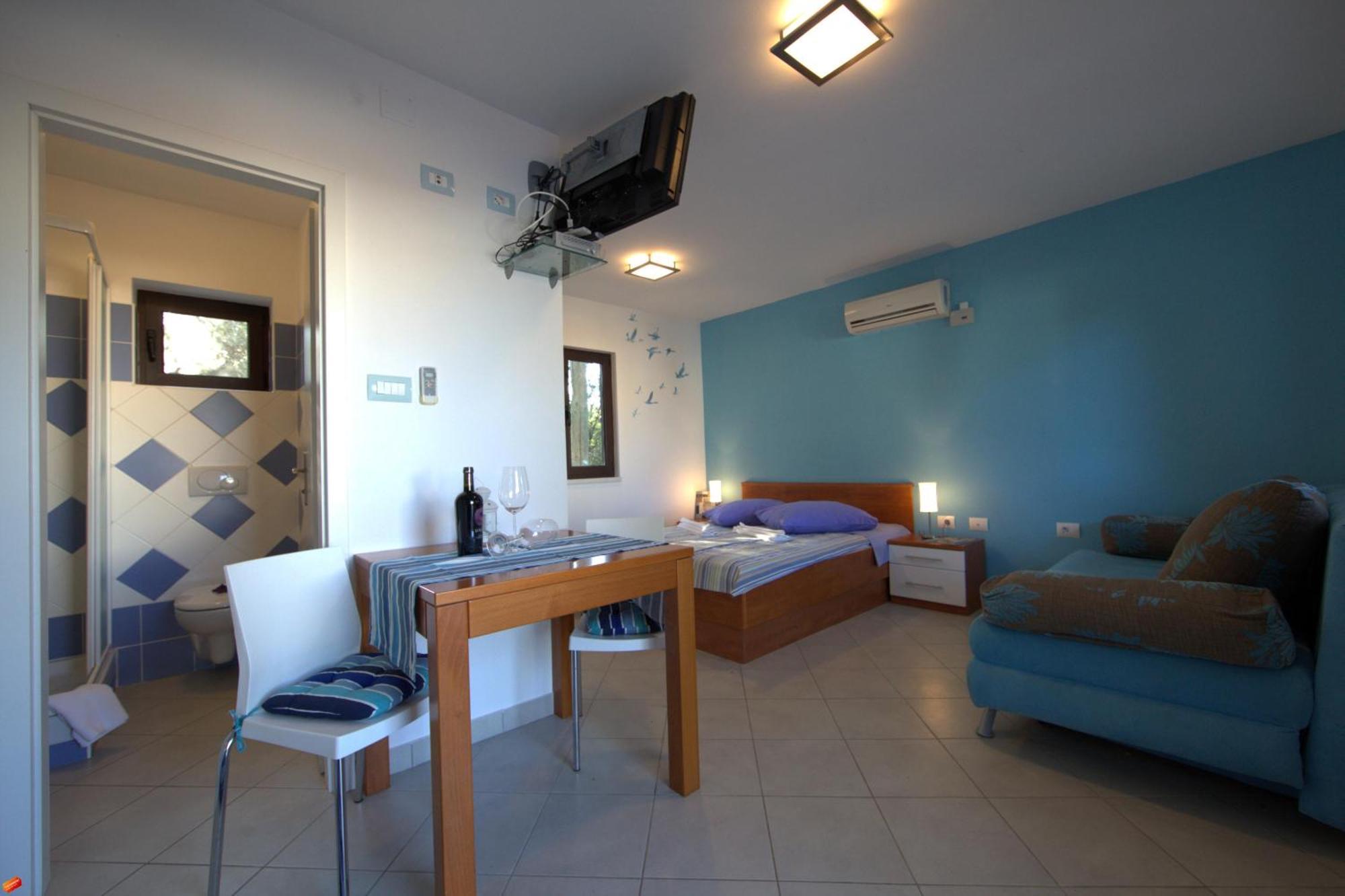 The Sea House Apartments Vis Phòng bức ảnh