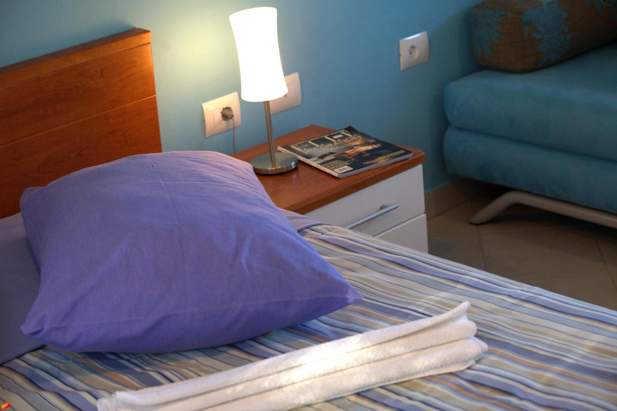 The Sea House Apartments Vis Phòng bức ảnh