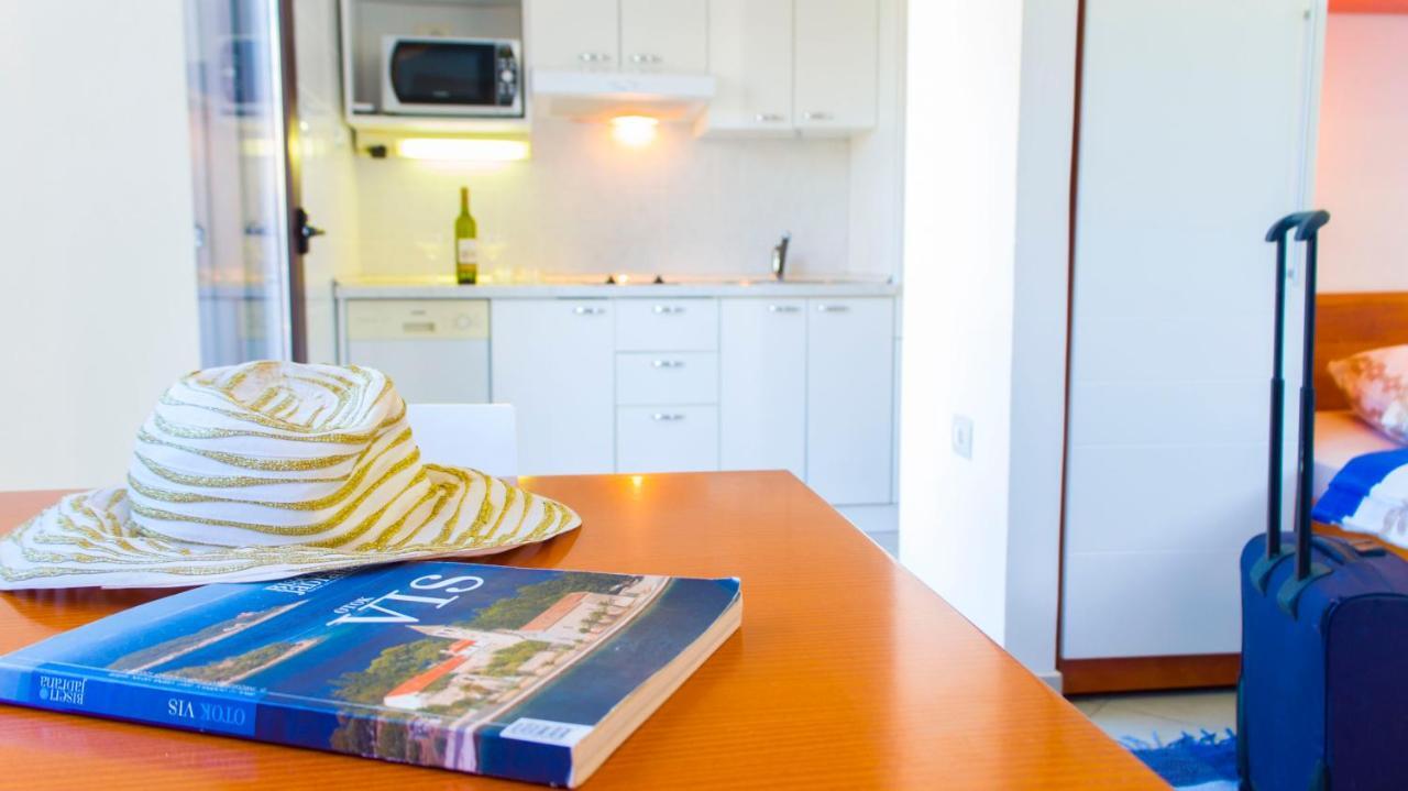 The Sea House Apartments Vis Ngoại thất bức ảnh